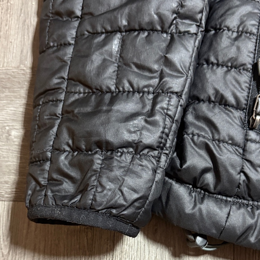 Patagonia Black Quilted Lightweight Jacket - Picture 4 of 6
